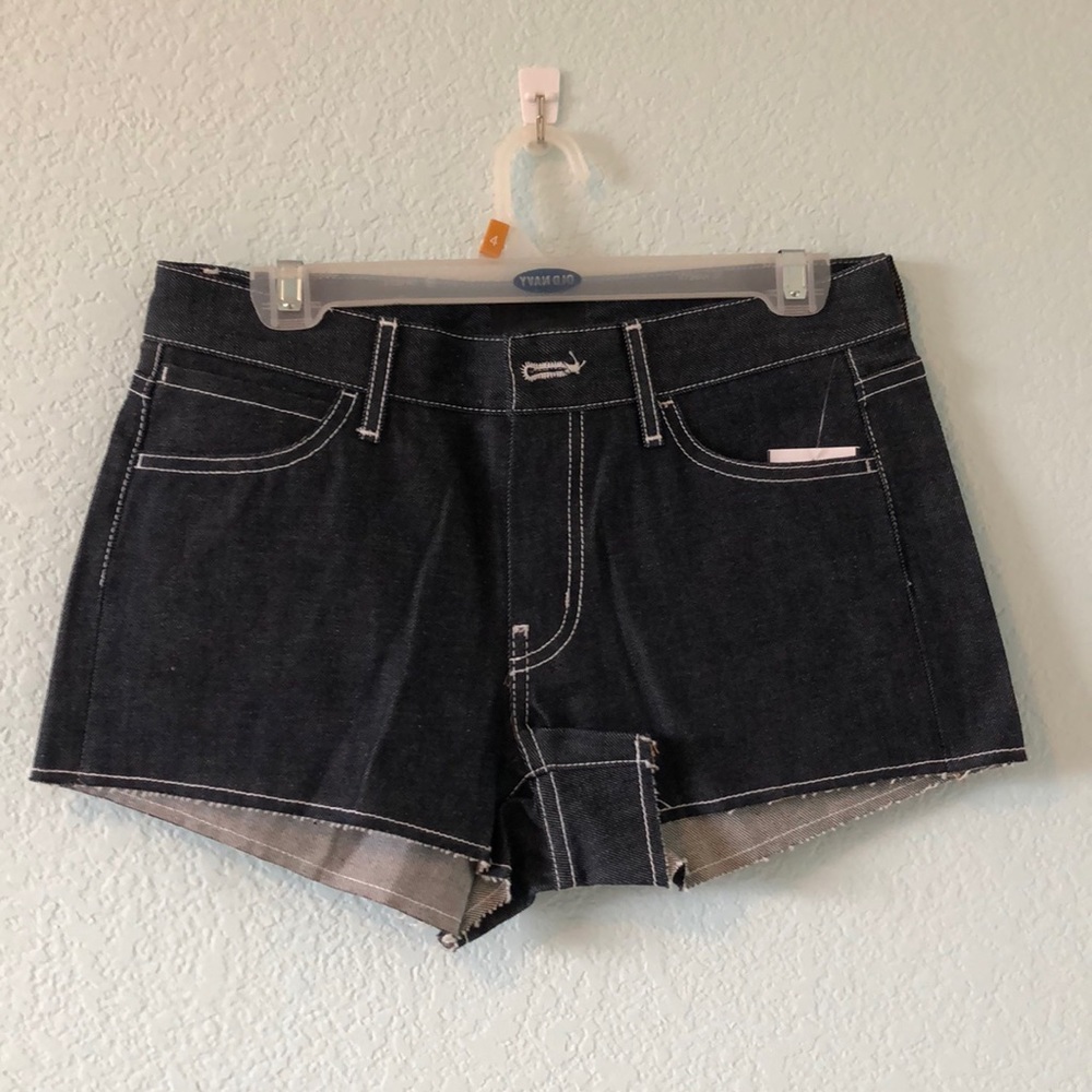 Koral Black Shorts